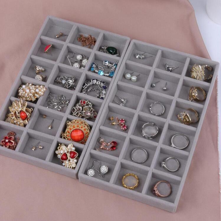 18 Grid Soft Velvet Jewelry Storage Organizer Tray - Image 7